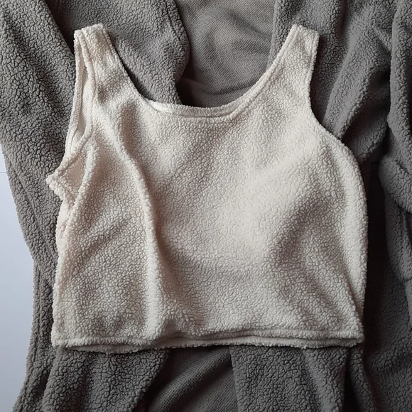 SHEIN NWOT grey fleece crop lounge set cardigan - Picture 3 of 4